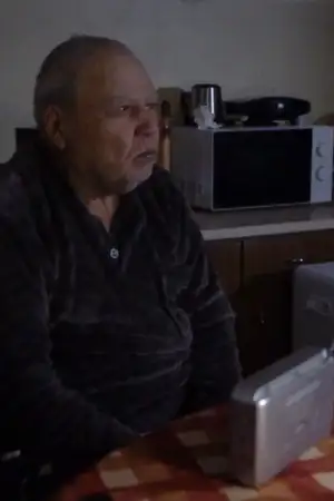 É por um rádio a pilhas que Joaquim acompanha o rasto da tempestade: "Ninguém tem noção do que se passa aqui"